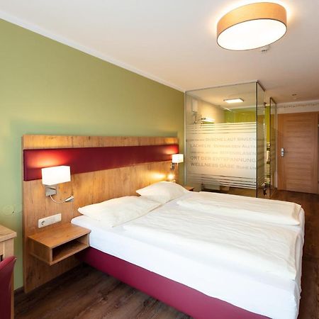 Ferienhotel Herzog Neumarkt am Wallersee Exterior photo
