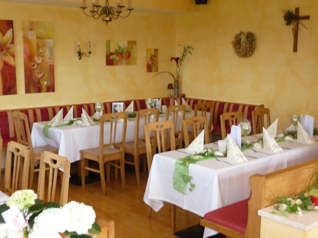 Ferienhotel Herzog Neumarkt am Wallersee Exterior photo