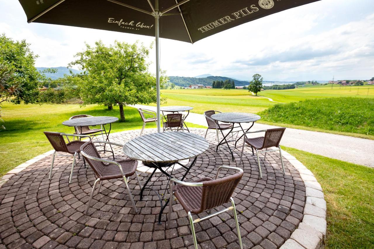 Ferienhotel Herzog Neumarkt am Wallersee Exterior photo