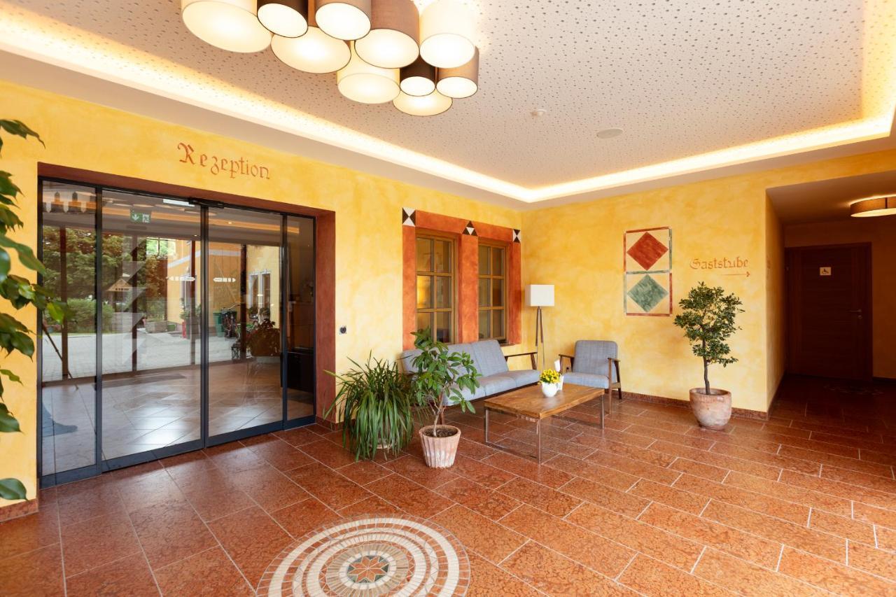 Ferienhotel Herzog Neumarkt am Wallersee Exterior photo